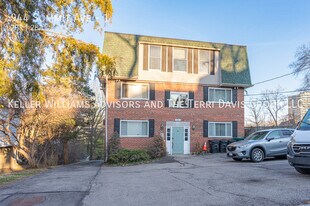 944 Summit Ave in Cincinnati, OH - Building Photo