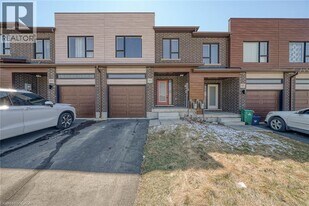 95 Queensbrook Cres in Cambridge, ON - Building Photo