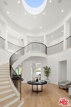 722 N Camden Dr in Beverly Hills, CA - Building Photo - Building Photo