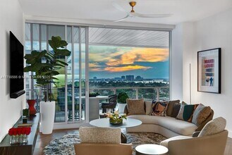 460 NE 28th St, Unit 3007 in Miami, FL - Building Photo - Building Photo