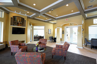 Addison Park at Cross Creek Apartments in Tampa, FL - Building Photo - Interior Photo