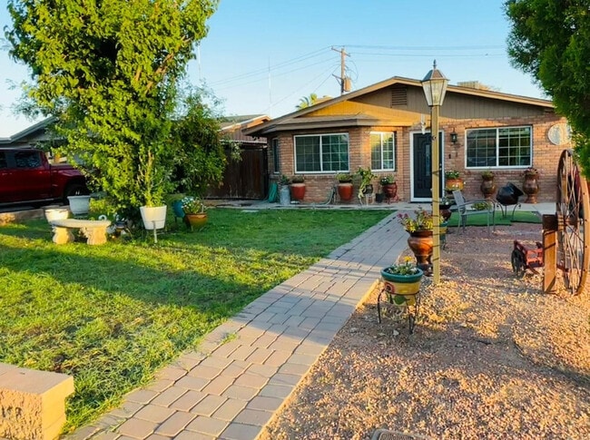 property at 3033 W Ocotillo Rd