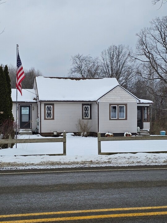 16562 Harmonsburg Rd in Meadville, PA - Building Photo