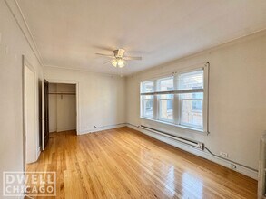 4208 N Clark St, Unit 1 in Chicago, IL - Building Photo - Building Photo