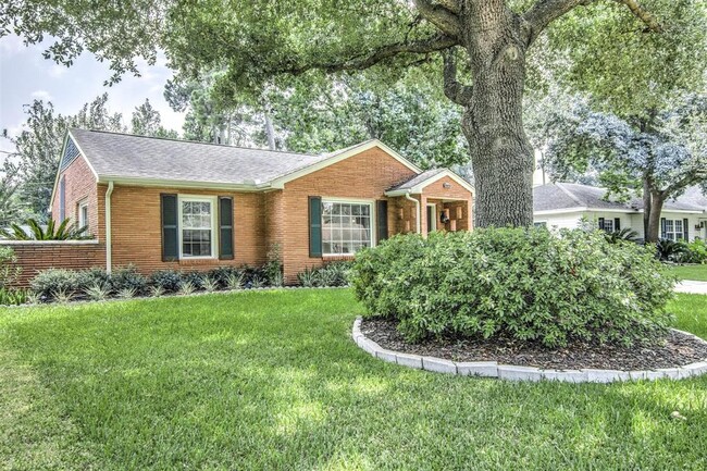 property at 1607 Libbey Dr