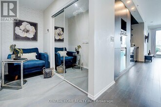 70 Temperance St in Toronto, ON - Building Photo - Building Photo