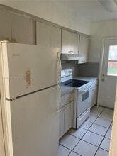 2347 NW 28th St in Oakland Park, FL - Building Photo - Building Photo