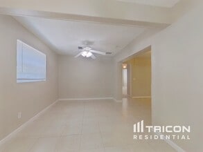 15375 Hopedale Ln in Clearwater, FL - Building Photo - Building Photo