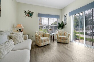 2618 Lodi Cir, Unit 102 in Kissimmee, FL - Foto de edificio - Building Photo