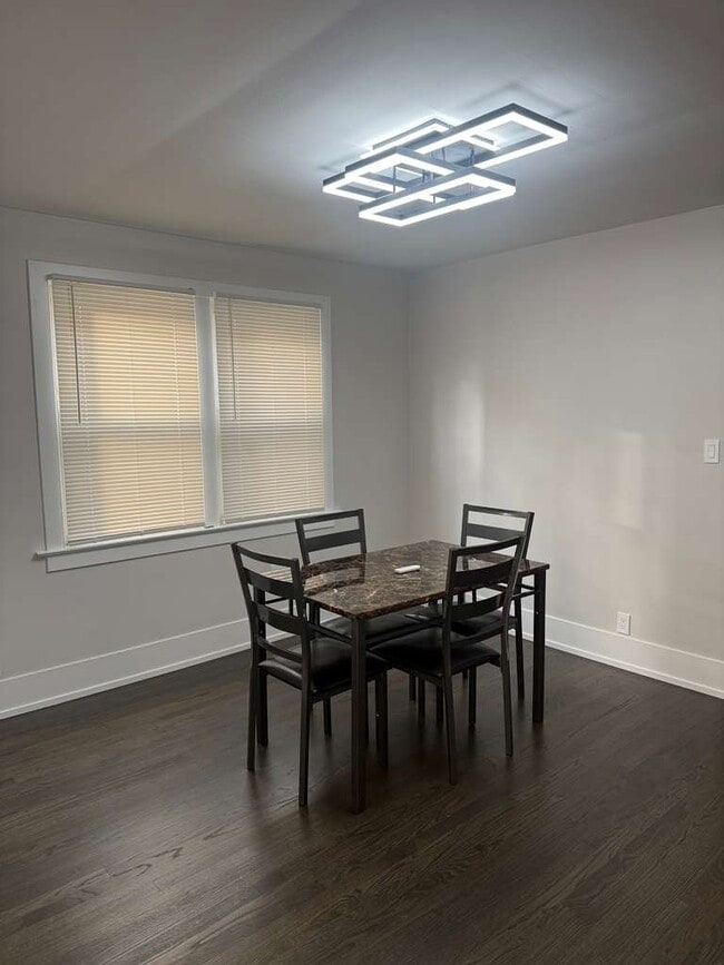 4846 W Roscoe St, Unit Apt #2 in Chicago, IL - Building Photo - Building Photo