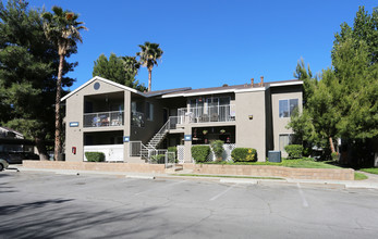 Oak Ridge Terrace in Lancaster, CA - Building Photo - Building Photo