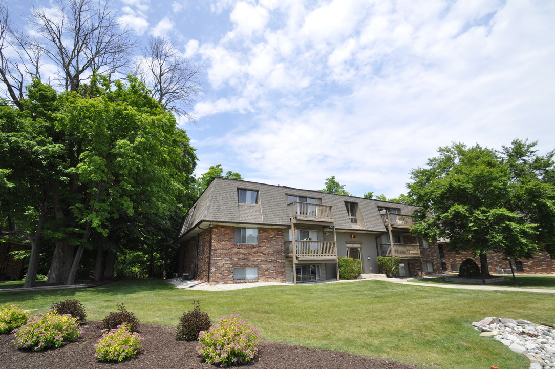 The Preserve at Woodland in Grand Rapids, MI - Building Photo