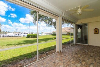 317 Sunrise Cay in Naples, FL - Foto de edificio - Building Photo
