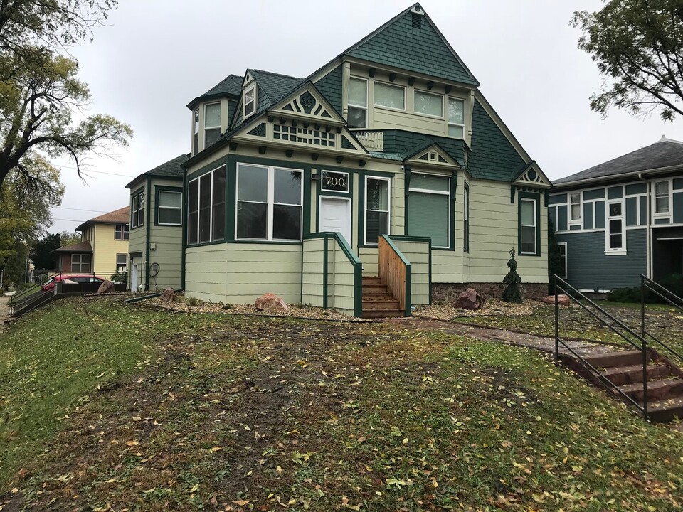 700 S 1st Ave in Sioux Falls, SD - Building Photo