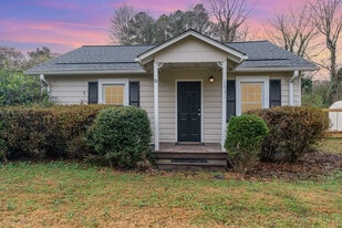 7831 Summerfield Rd in Summerfield, NC - Building Photo