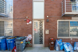 160 Scholes St in Brooklyn, NY - Building Photo - Building Photo