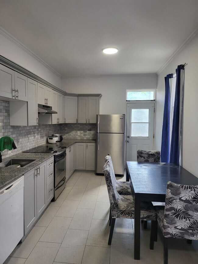 property at 5136 Papineau Av