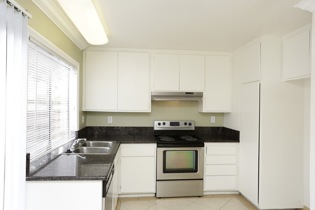 Glen Oaks Apartments
