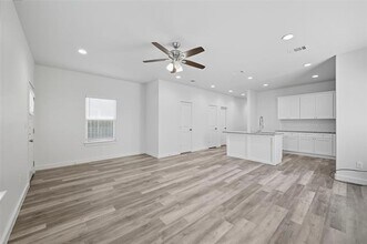 422 N Elliott Ave in Sherman, TX - Building Photo - Building Photo