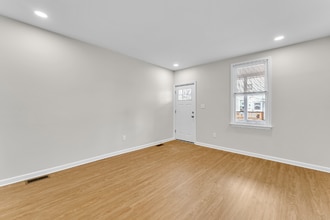 332 Morris St in Gloucester City, NJ - Foto de edificio - Building Photo