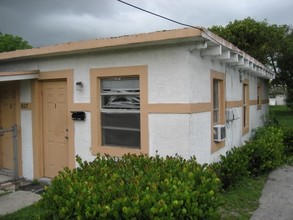 604 NW 9th Ave in Pompano Beach, FL - Foto de edificio - Building Photo