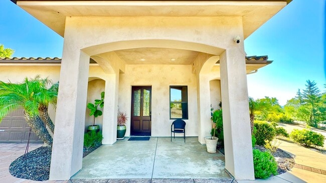 326 Yucca Rd in Fallbrook, CA - Building Photo - Building Photo