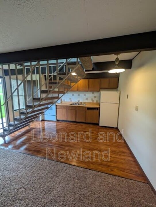 6310 Carolina Rd in Nashport, OH - Building Photo
