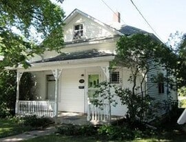 374 6th Ave SE in Valley City, ND - Building Photo