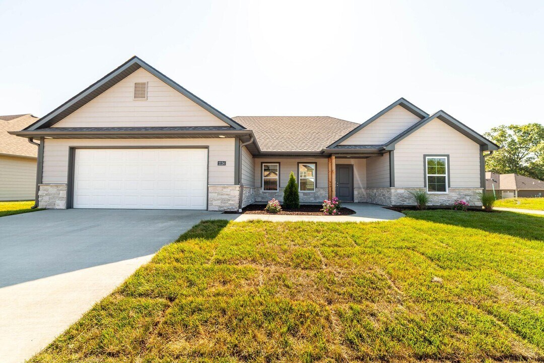 2124 Brengman Dr in Columbia, MO - Building Photo