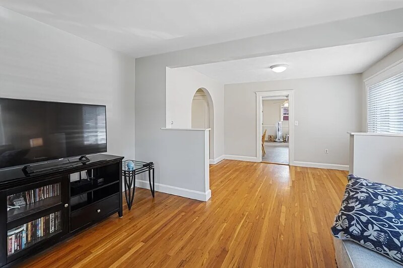 61 Gleason Rd in Shrewsbury, MA - Building Photo