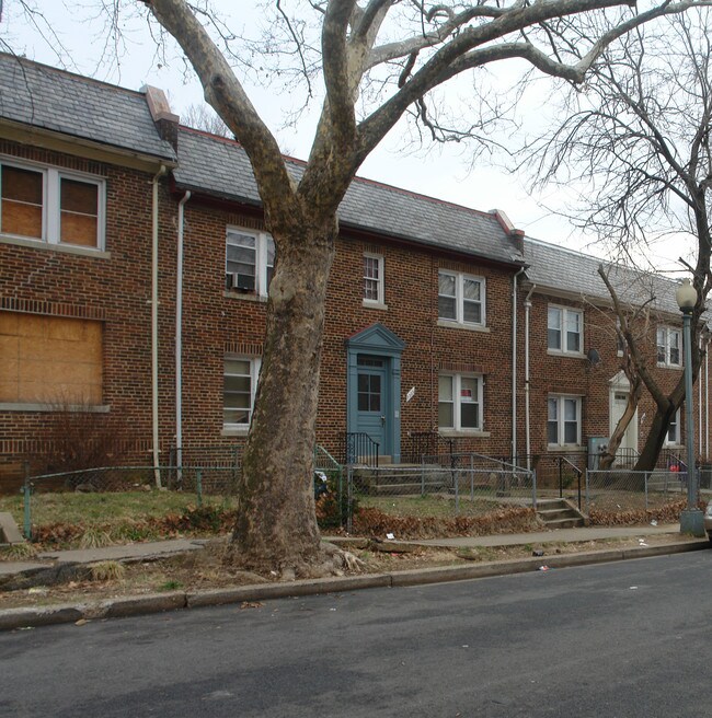 1325 Orren St NE in Washington, DC - Building Photo - Building Photo