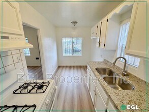656 W 91st St in Los Angeles, CA - Building Photo - Building Photo