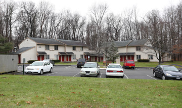 Wells Manor in Rhinebeck, NY - Foto de edificio - Building Photo