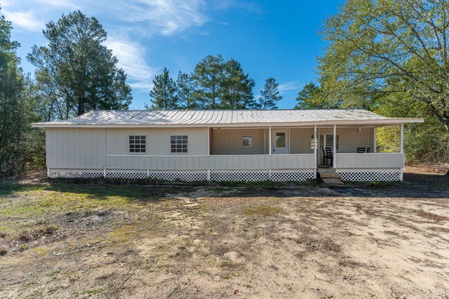 392 Tiger Lily Ln in Defuniak Springs, FL - Building Photo - Building Photo