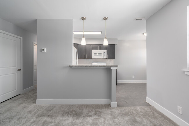 Rock Hill Apartments in Philadelphia, PA - Building Photo - Interior Photo