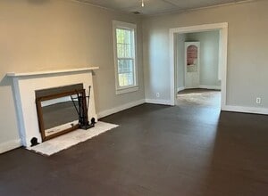 89 W Ivey St in Baxley, GA - Building Photo - Building Photo