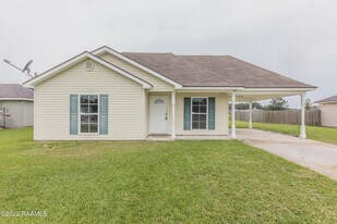 1029 Gary Dr in Breaux Bridge, LA - Building Photo