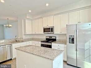 8102 Miner St in Greenbelt, MD - Building Photo - Building Photo