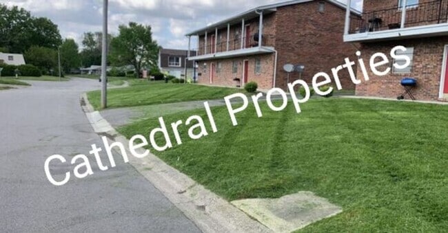 106 Lee Dr in O'Fallon, IL - Building Photo - Building Photo