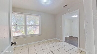 2038 Walnut St in Jacksonville, FL - Foto de edificio - Building Photo