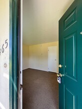Seminary, 449-479* in Napa, CA - Building Photo - Interior Photo
