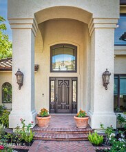 2612 Yellowwood Dr in Westlake Village, CA - Foto de edificio - Building Photo