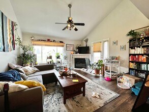 2 Bed Charmer with Mountain Backdrop in Fort Collins, CO - Building Photo - Building Photo