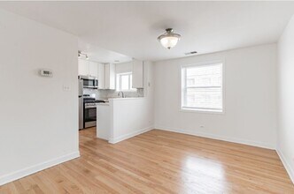 2914 W Berwyn Ave in Chicago, IL - Building Photo - Building Photo