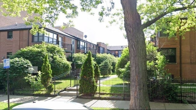 property at 7314 N Winchester Ave