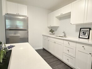 20 Bradmon Dr in St Catharines, ON - Building Photo - Building Photo