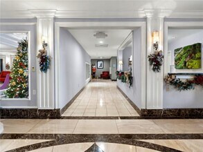 3376 Peachtree Rd NE in Atlanta, GA - Foto de edificio - Building Photo