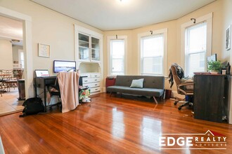 33 Montfern Ave, Unit 1 in Boston, MA - Building Photo - Building Photo