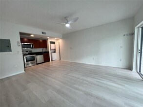 946 Bay Dr in Miami Beach, FL - Building Photo - Building Photo