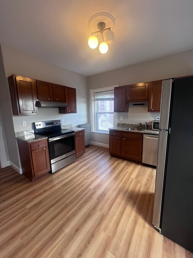 507 Green St, Unit H